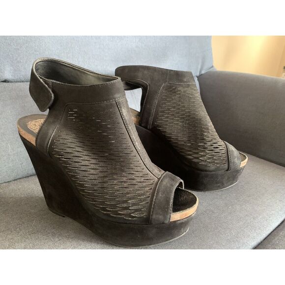 Vince Camuto VC Lavette Black Nubuck Perforated Peep Toe Block Heel Size 7 - Picture 2 of 12